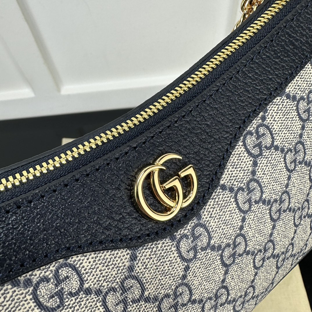 Gucci Hobo Bags